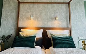 Haus Am See B&B